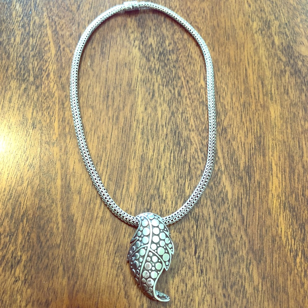 ⚡️B.O.G.O. ⚡️ John Hardy chain and leaf necklace